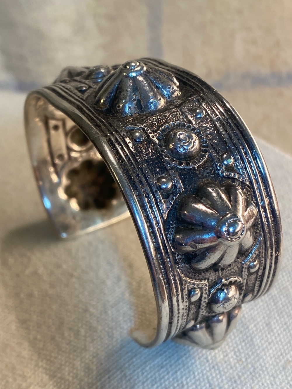 Vintage Sterling Silver Repoussé Cuff Bracelet 66.2g Southwestern (see both)